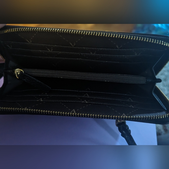 Vince Camuto Wallet - Picture 2 of 5